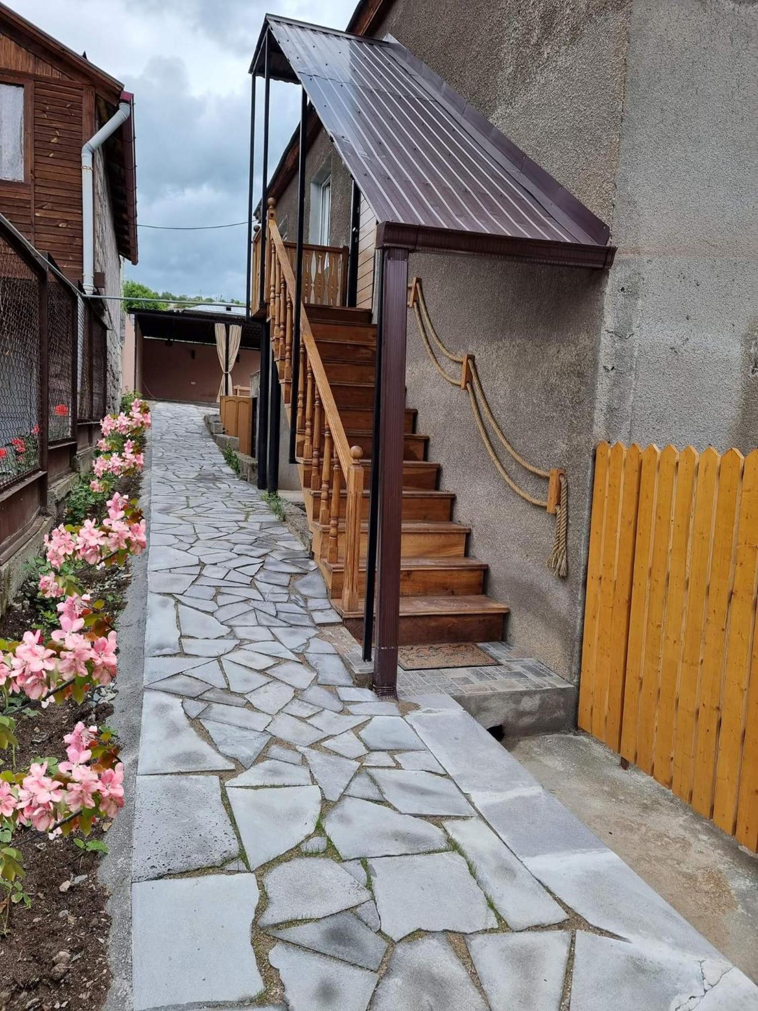 New Horizons , Apartment With 5 Bedrooms, Whole Apartment, Апартмент Целиком Dilijan Exteriör bild